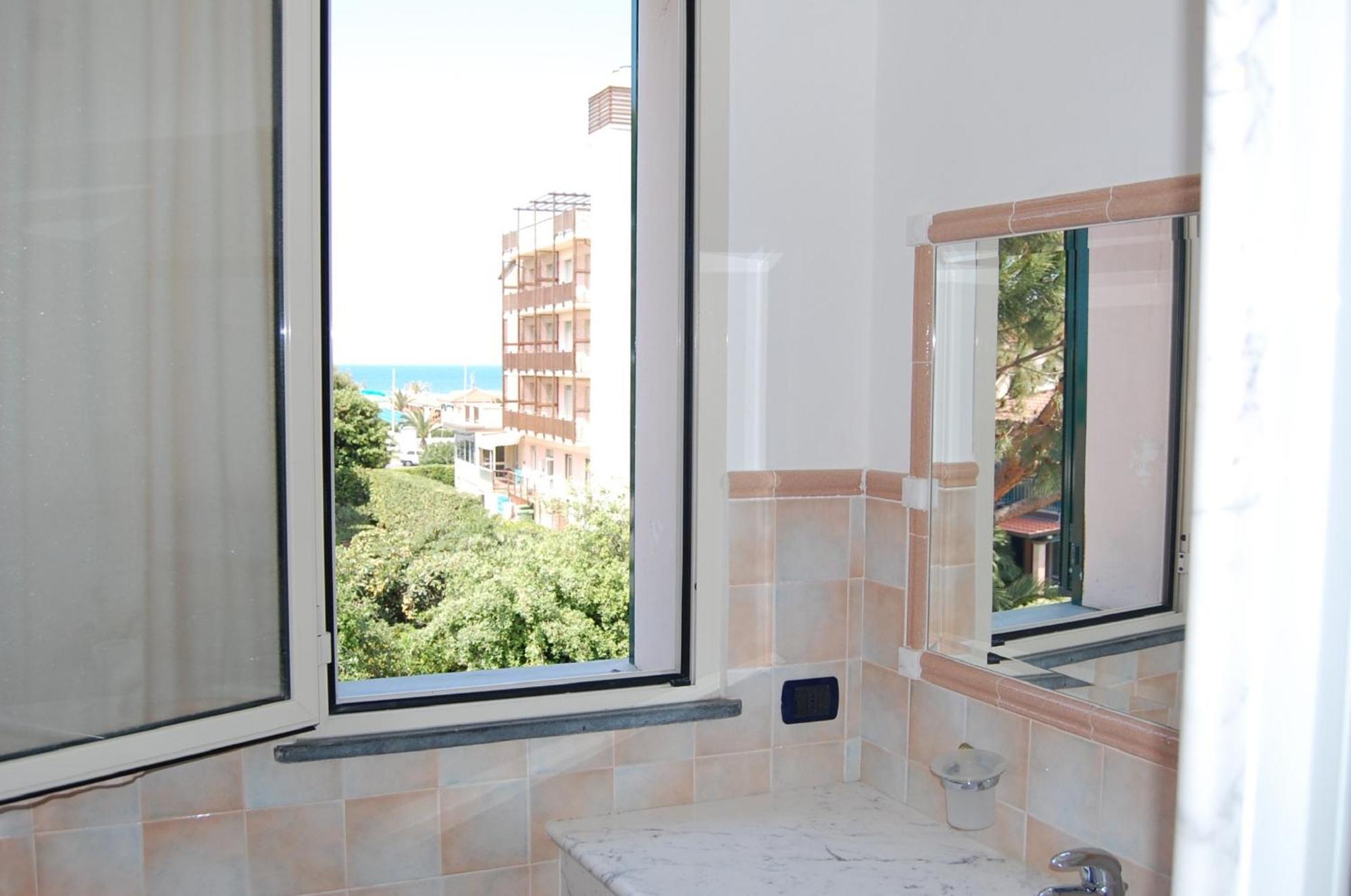 Riviera Residence Marina di Pietrasanta Oda fotoğraf